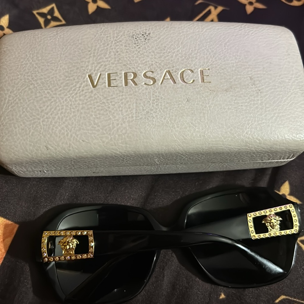 Woman’s shades - Picture 7 of 7
